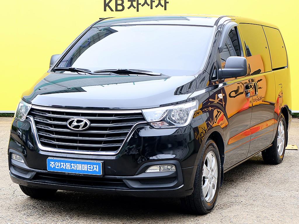 HYUNDAI Starex - Vista 3