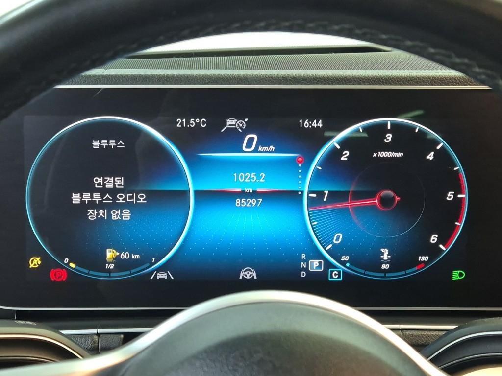 Mercedes Benz GLE Class - Vista 6