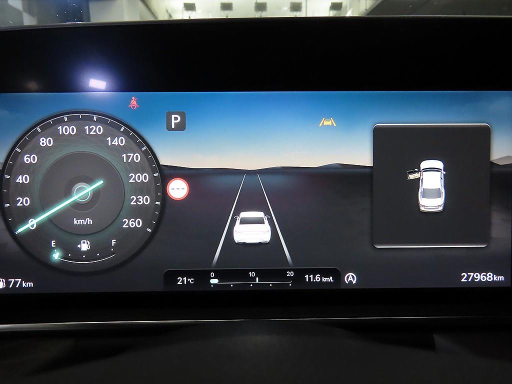 Genesis G90 - Vista 9