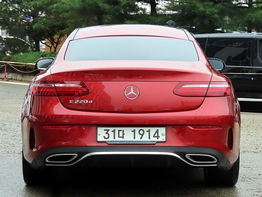 Mercedes Benz E class - Vista 4