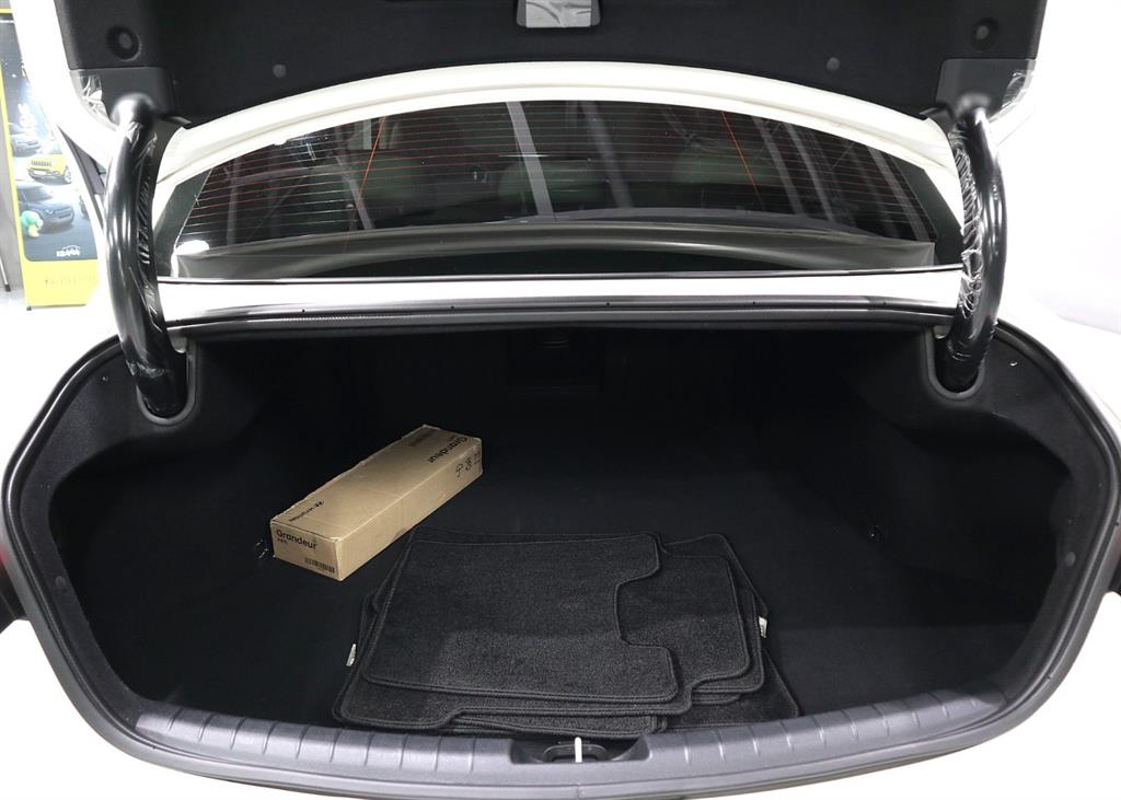 HYUNDAI Grandeur 2022 Blanco - Importación desde Corea - HF Imports Iquique - Foto 17