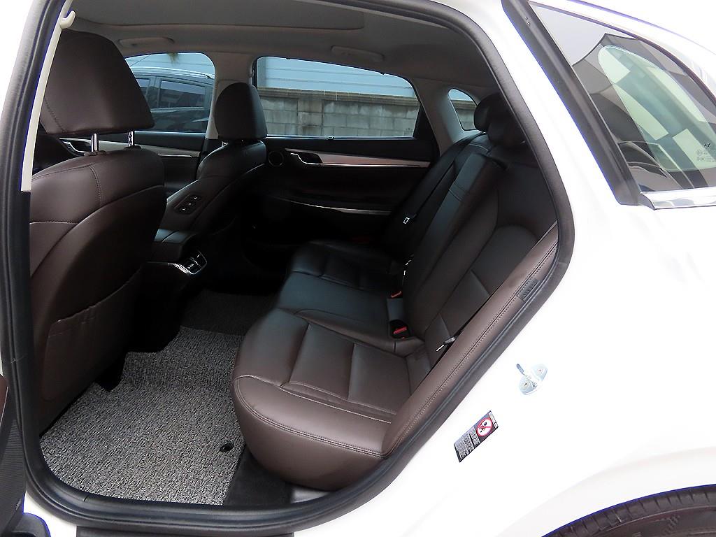 HYUNDAI Grandeur - Vista 6