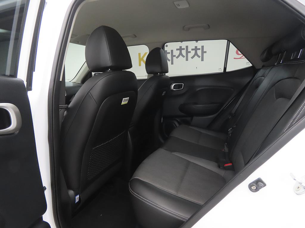 HYUNDAI Venue - Vista 6