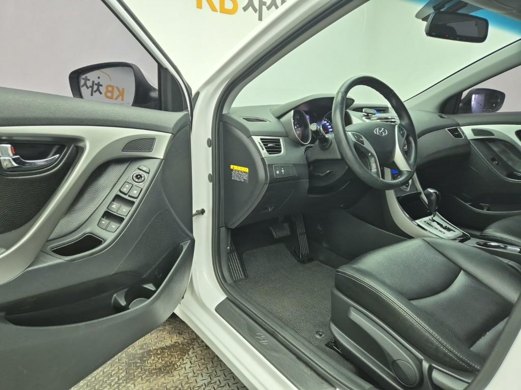 HYUNDAI Avante 2012 Blanco - Importación desde Corea - HF Imports Iquique - Foto 17