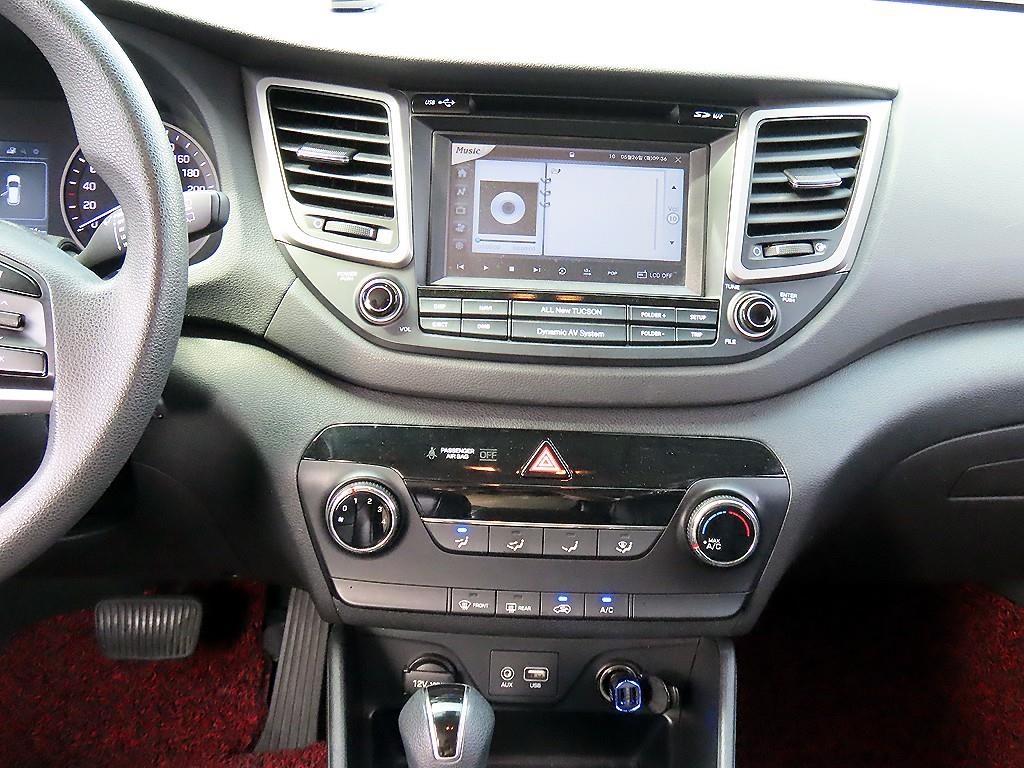 HYUNDAI Tucson - Vista 10