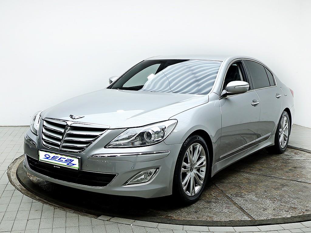 HYUNDAI Genesis - Vista 3