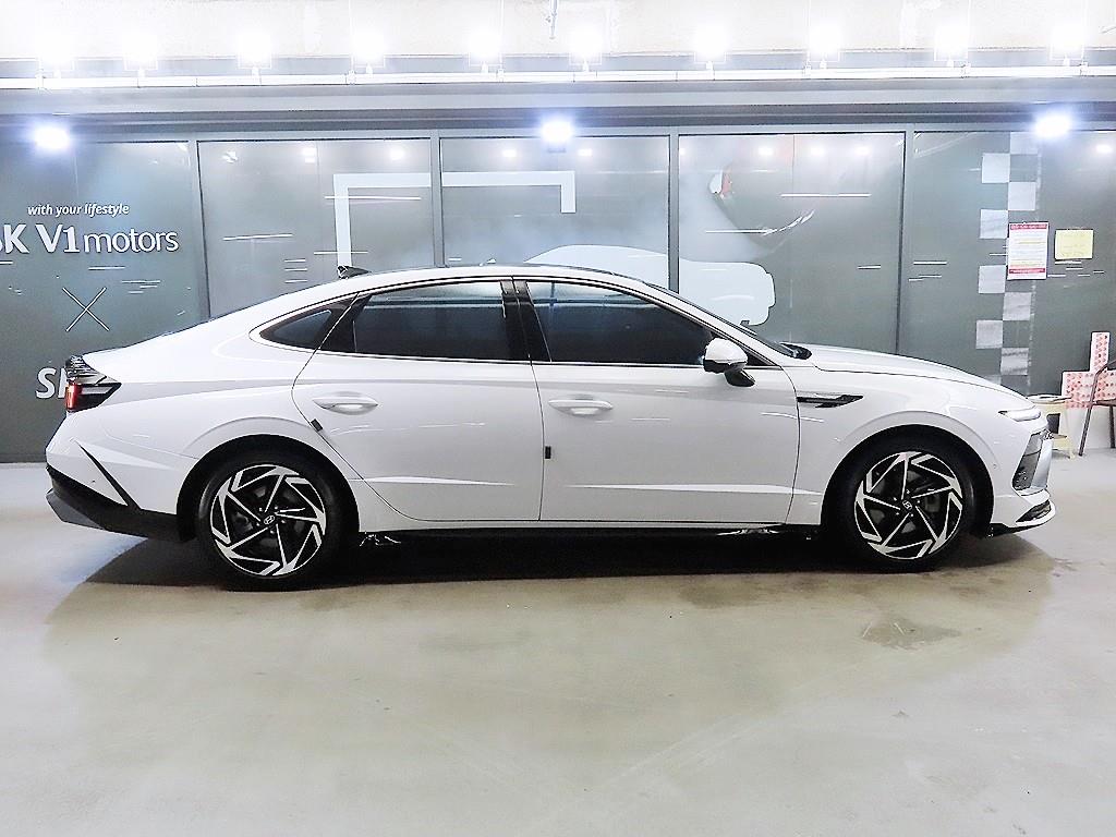HYUNDAI Sonata - Vista 3
