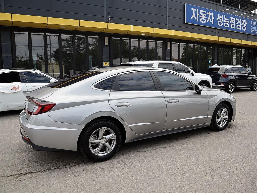 HYUNDAI Sonata - Vista 4