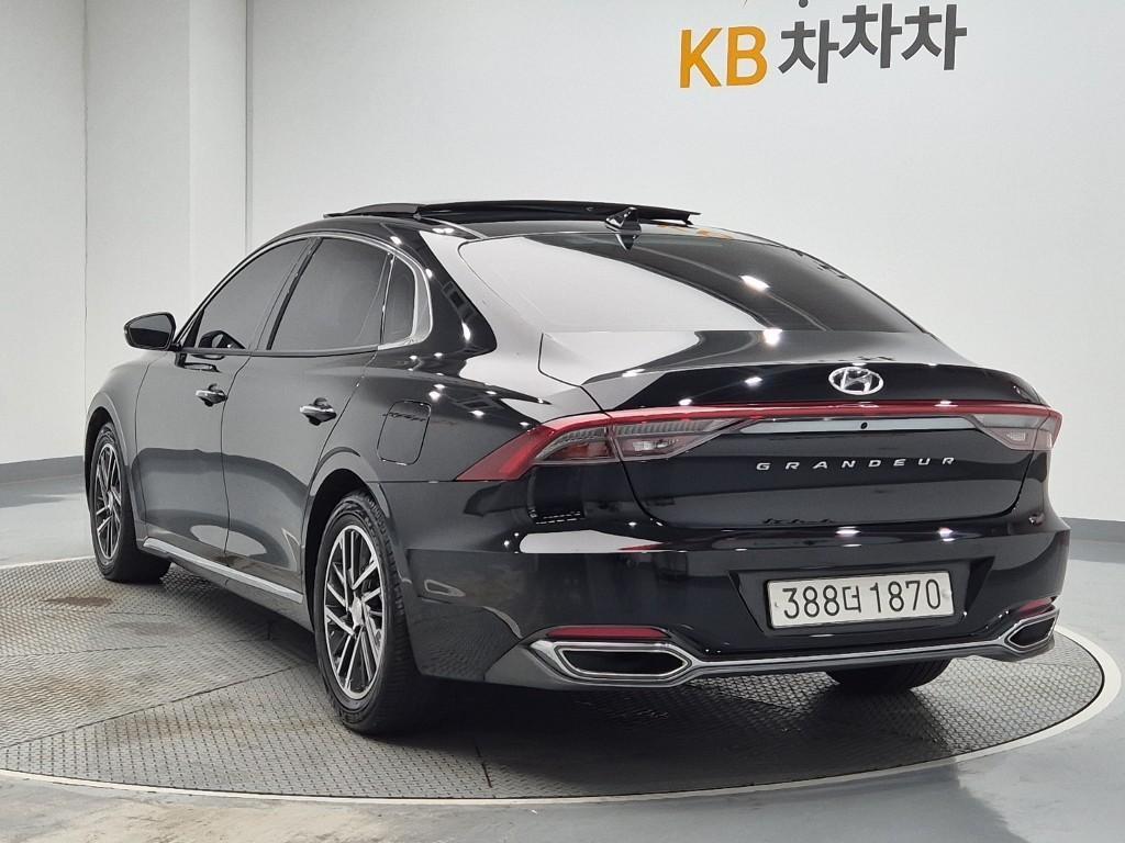 HYUNDAI Grandeur - Vista 2