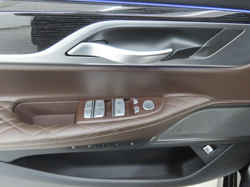 BMW 7 Series - Vista 9