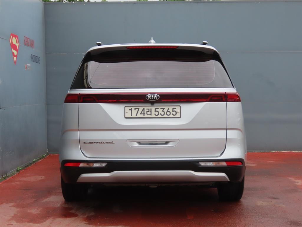 KIA Carnival - Vista 7