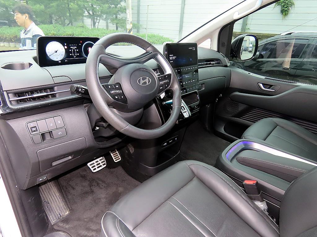 HYUNDAI Staria - Vista 7