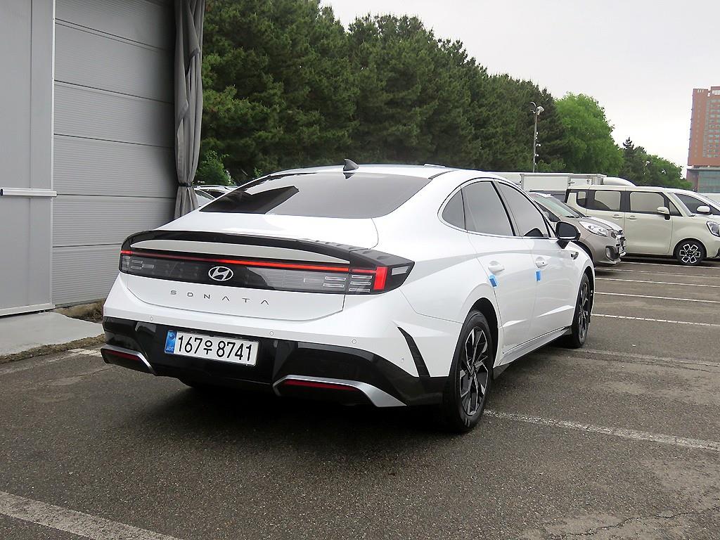 HYUNDAI Sonata - Vista 4
