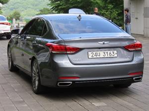 HYUNDAI Genesis - Vista 8