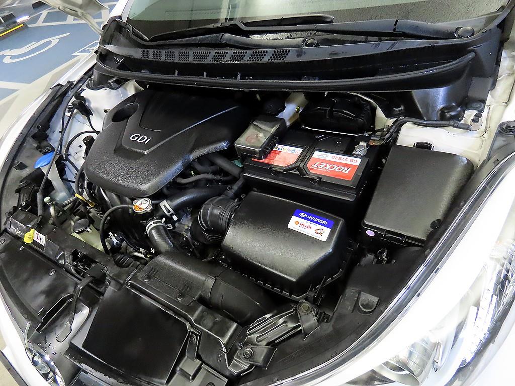 HYUNDAI Avante 2015 Blanco - Importación desde Corea - HF Imports Iquique - Foto 18