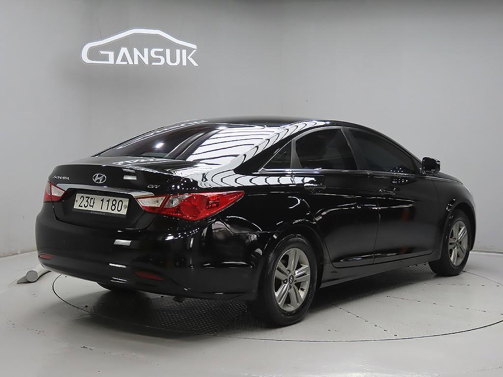 HYUNDAI Sonata - Vista 7