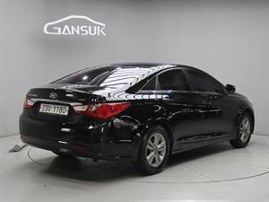 HYUNDAI Sonata - Vista 8