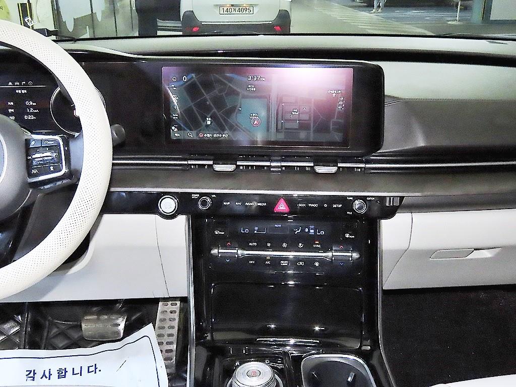 KIA Carnival - Vista 11