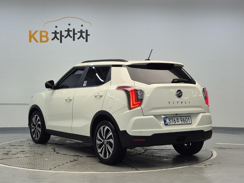 Ssangyong Tivoli - Vista 2