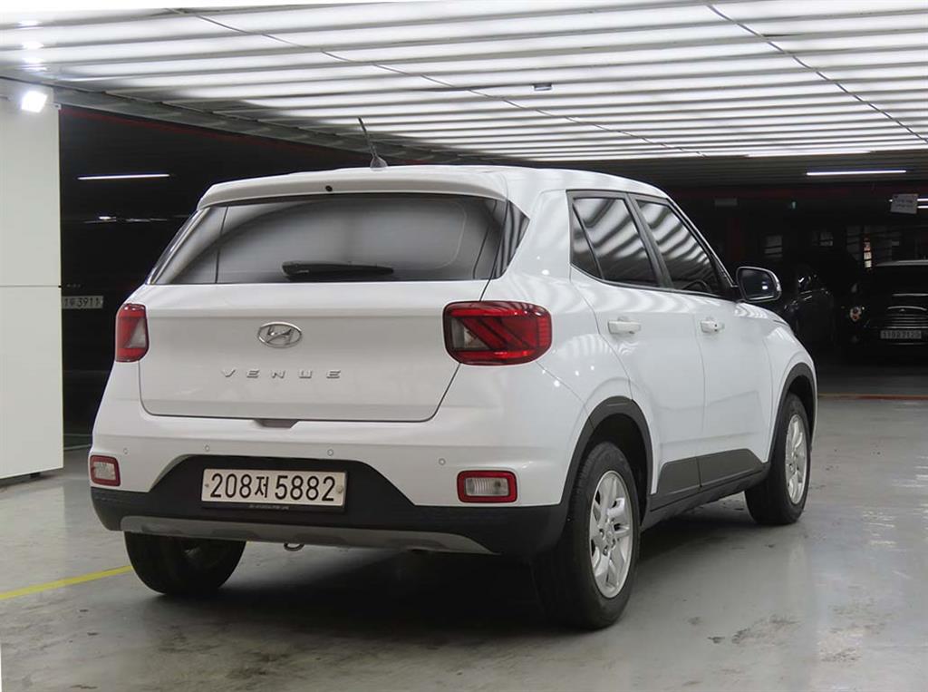 HYUNDAI Venue - Vista 4
