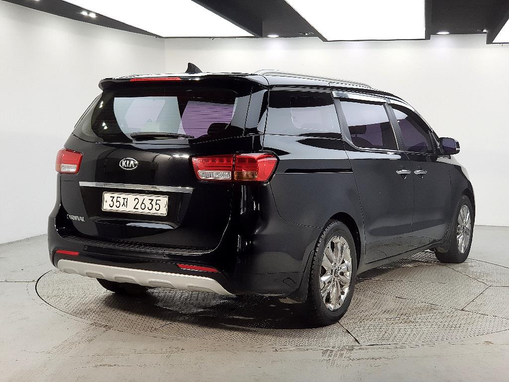 KIA Carnival - Vista 4