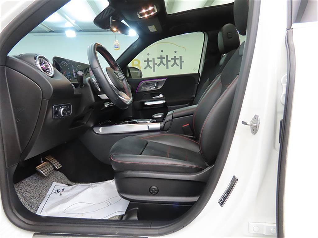 Mercedes Benz GLB Class - Vista 5