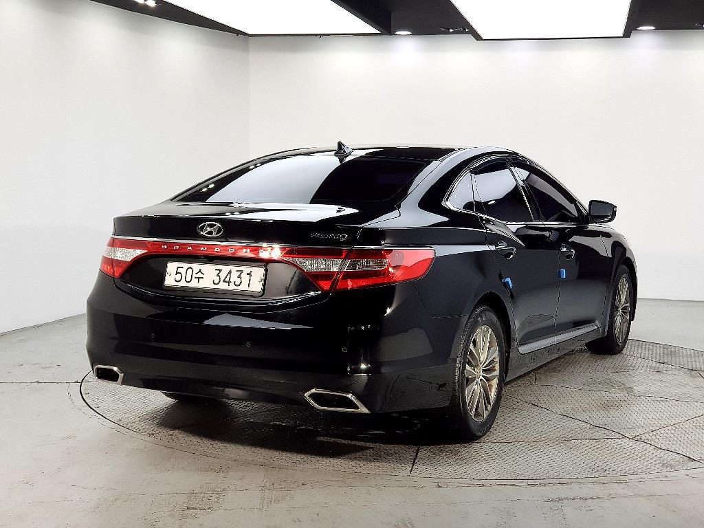 HYUNDAI Grandeur - Vista 4