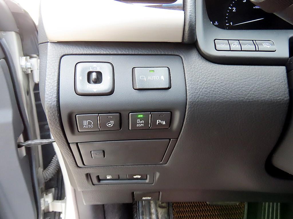 Lexus LS - Vista 12