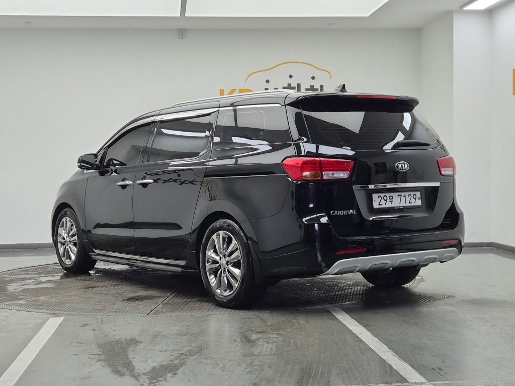 KIA Carnival - Vista 3