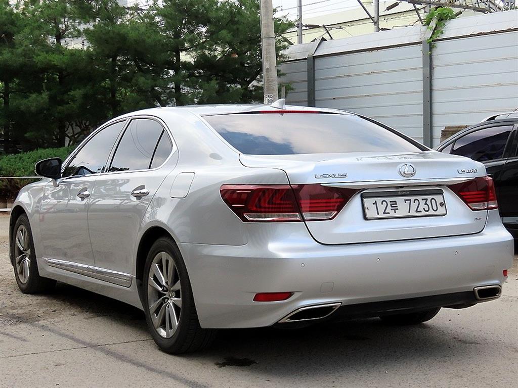 Lexus LS - Vista 3
