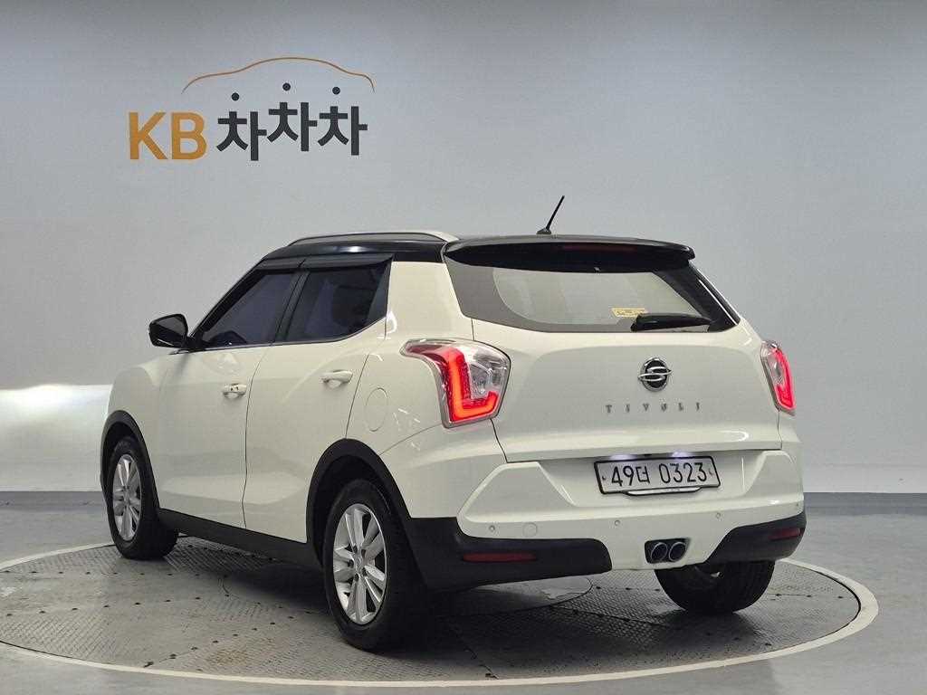Ssangyong Tivoli - Vista 2