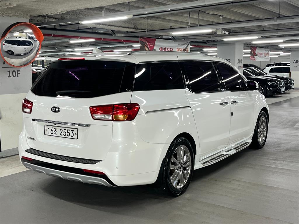 KIA Carnival - Vista 6