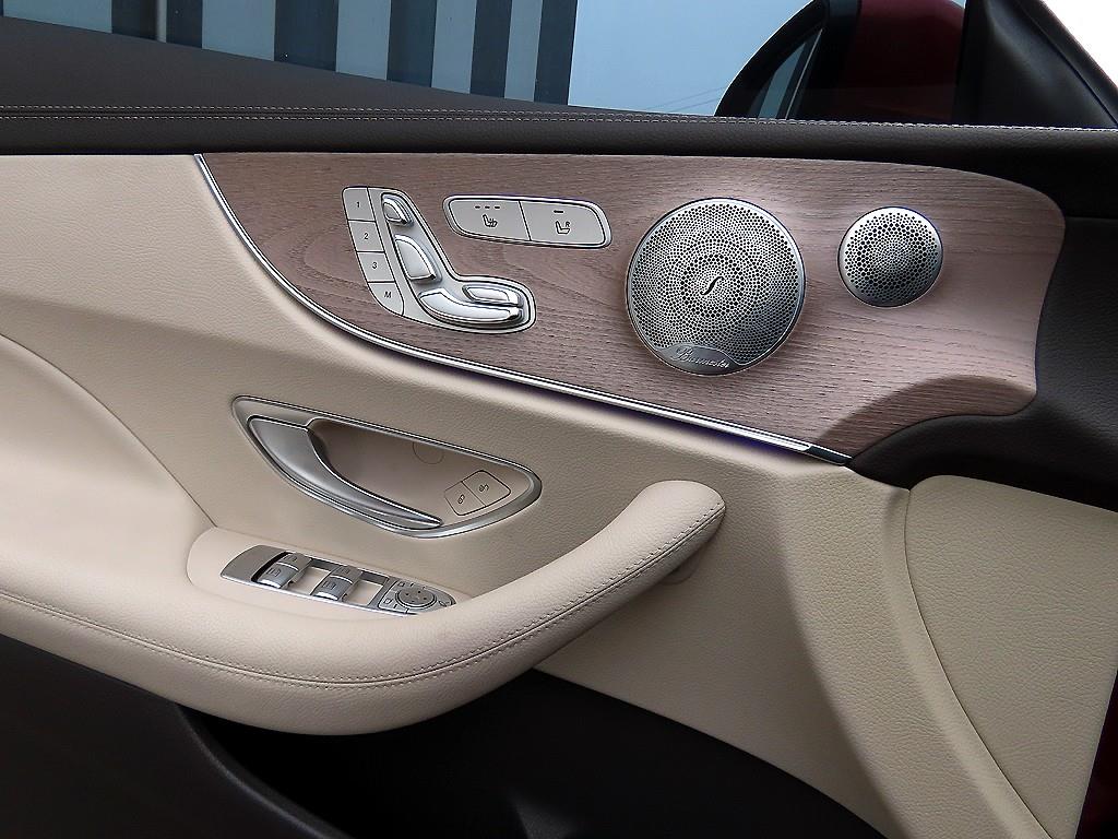 Mercedes Benz E class - Vista 11