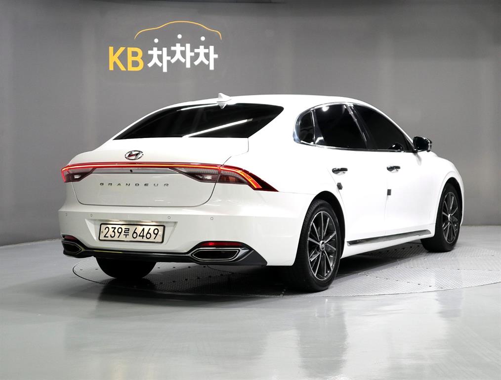 HYUNDAI Grandeur - Vista 3