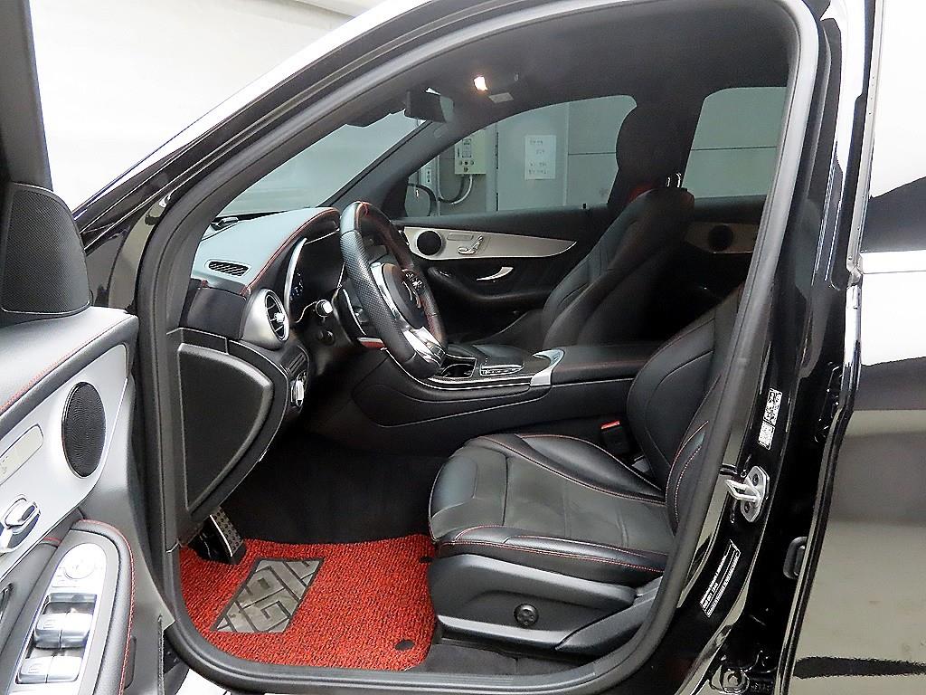 Mercedes Benz GLC Class - Vista 5