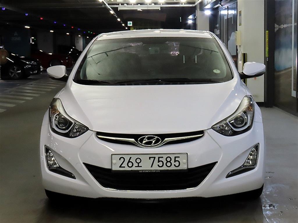 HYUNDAI Avante - Vista 2