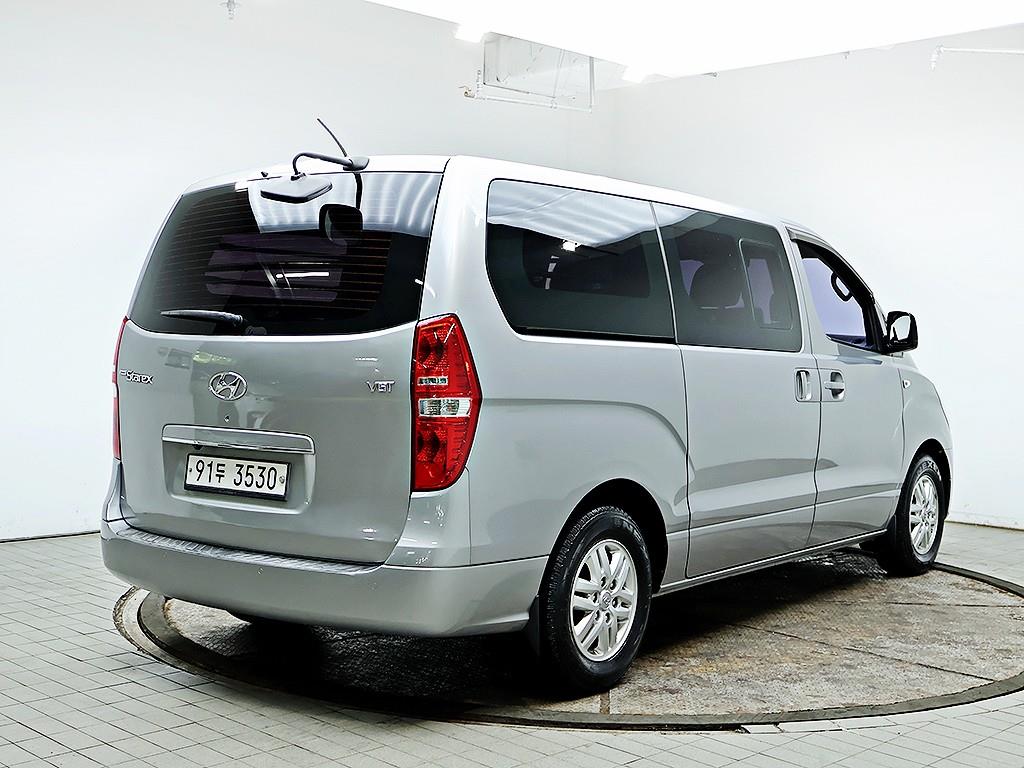 HYUNDAI Starex - Vista 7