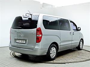 HYUNDAI Starex - Vista 8