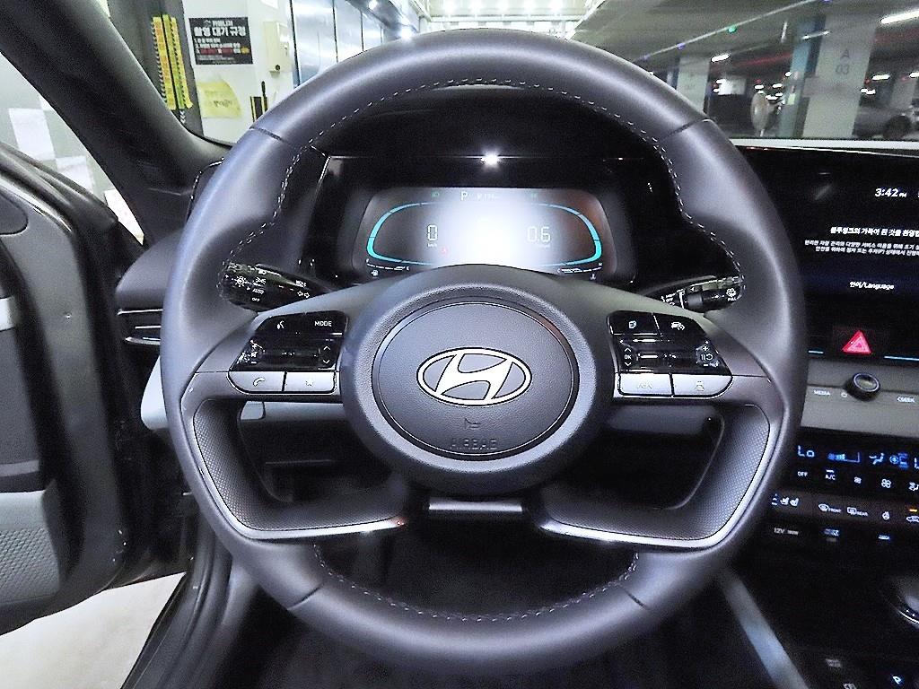 HYUNDAI Avante - Vista 8