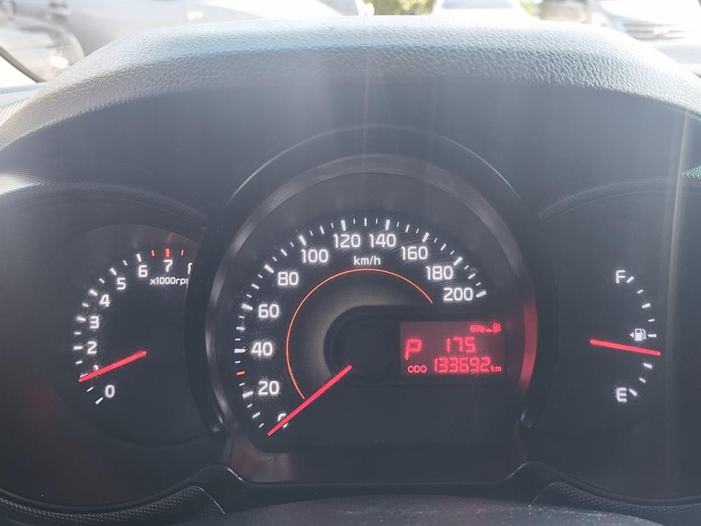 KIA Ray - Vista 5