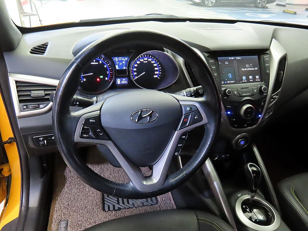 HYUNDAI Veloster - Vista 8