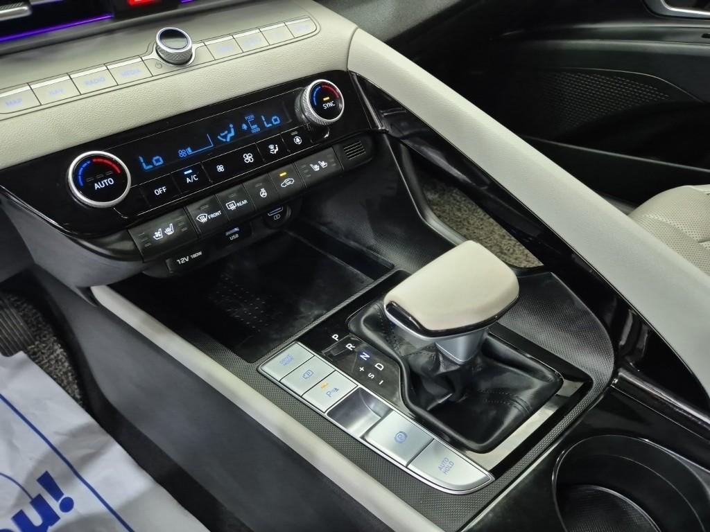 HYUNDAI Avante - Vista 8