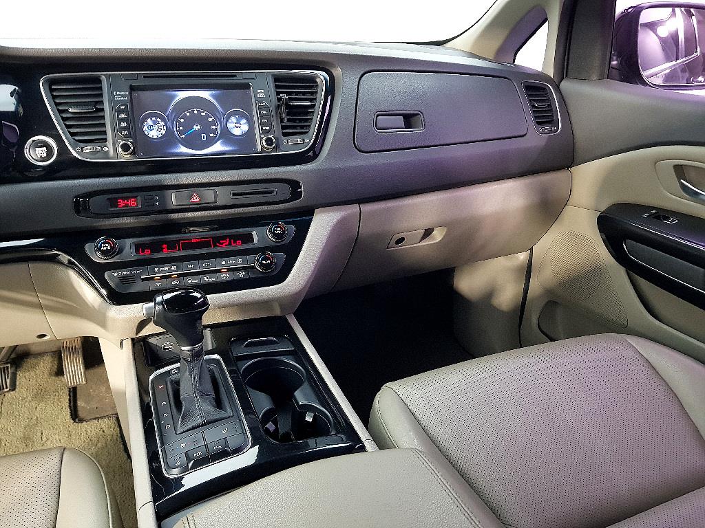 KIA Carnival - Vista 10