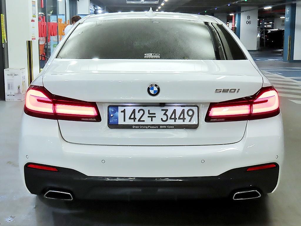 BMW 5 Series - Vista 5