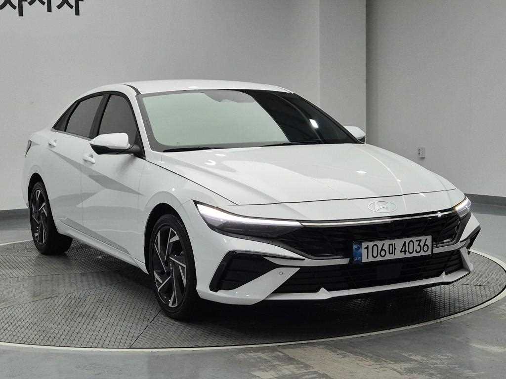 HYUNDAI Avante - Vista 4