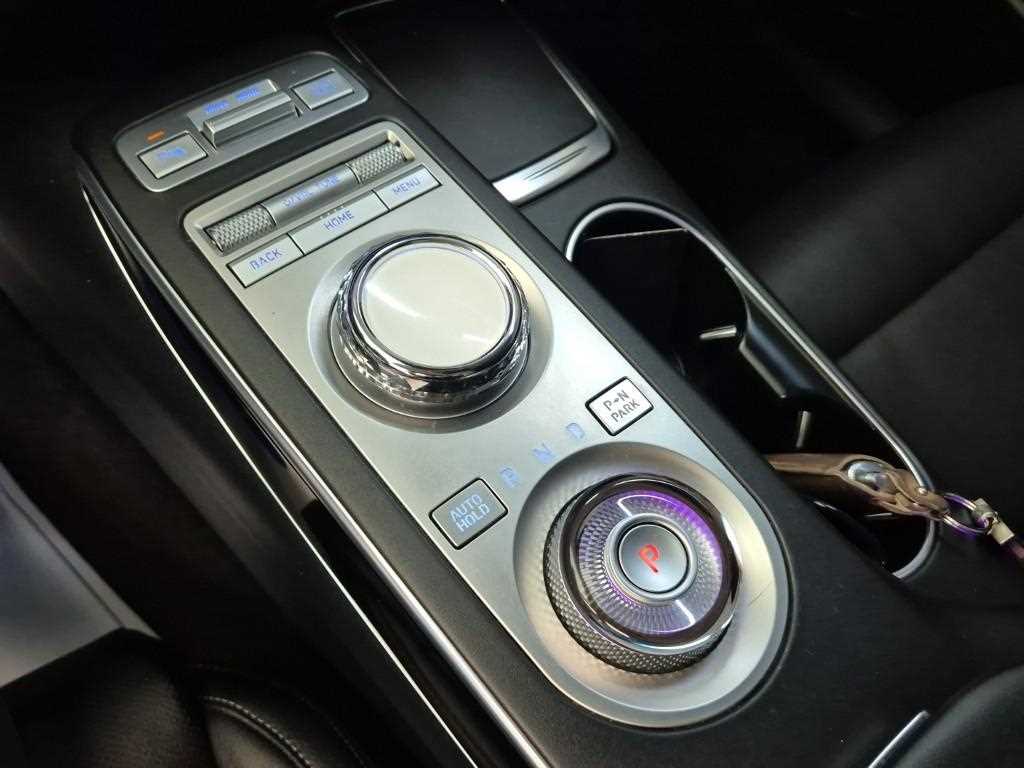 Genesis GV70 - Vista 8