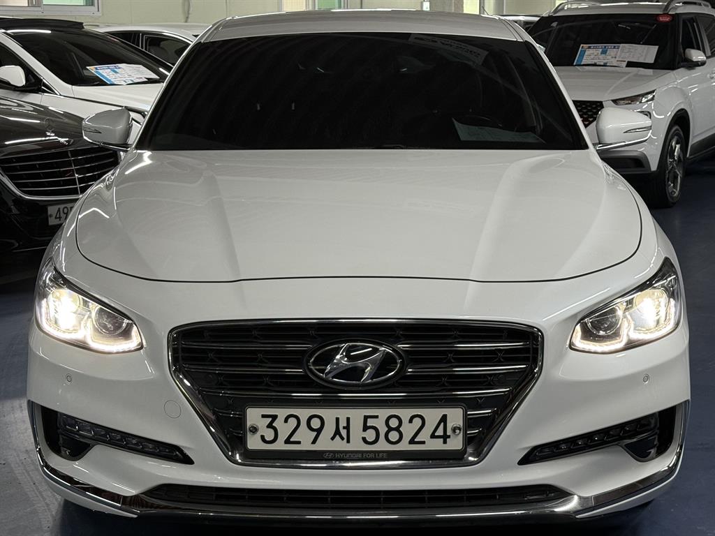 HYUNDAI Grandeur - Vista 2