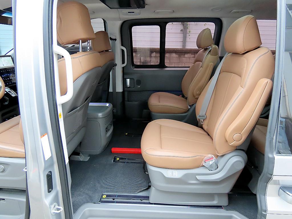 HYUNDAI Staria - Vista 6