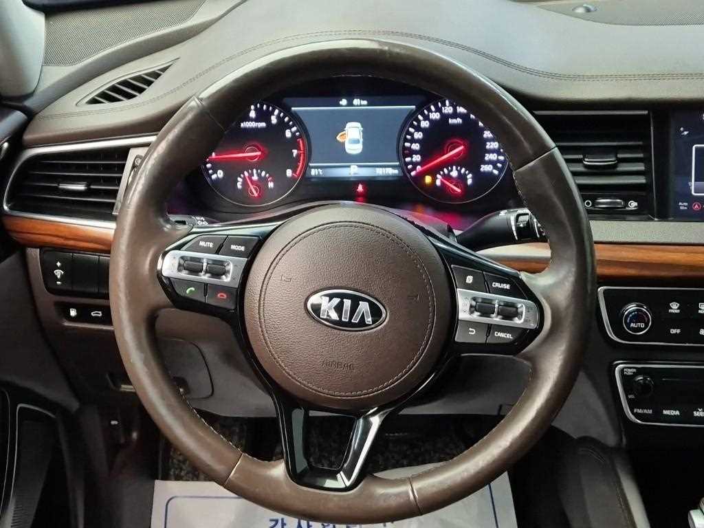 KIA K7 - Vista 9