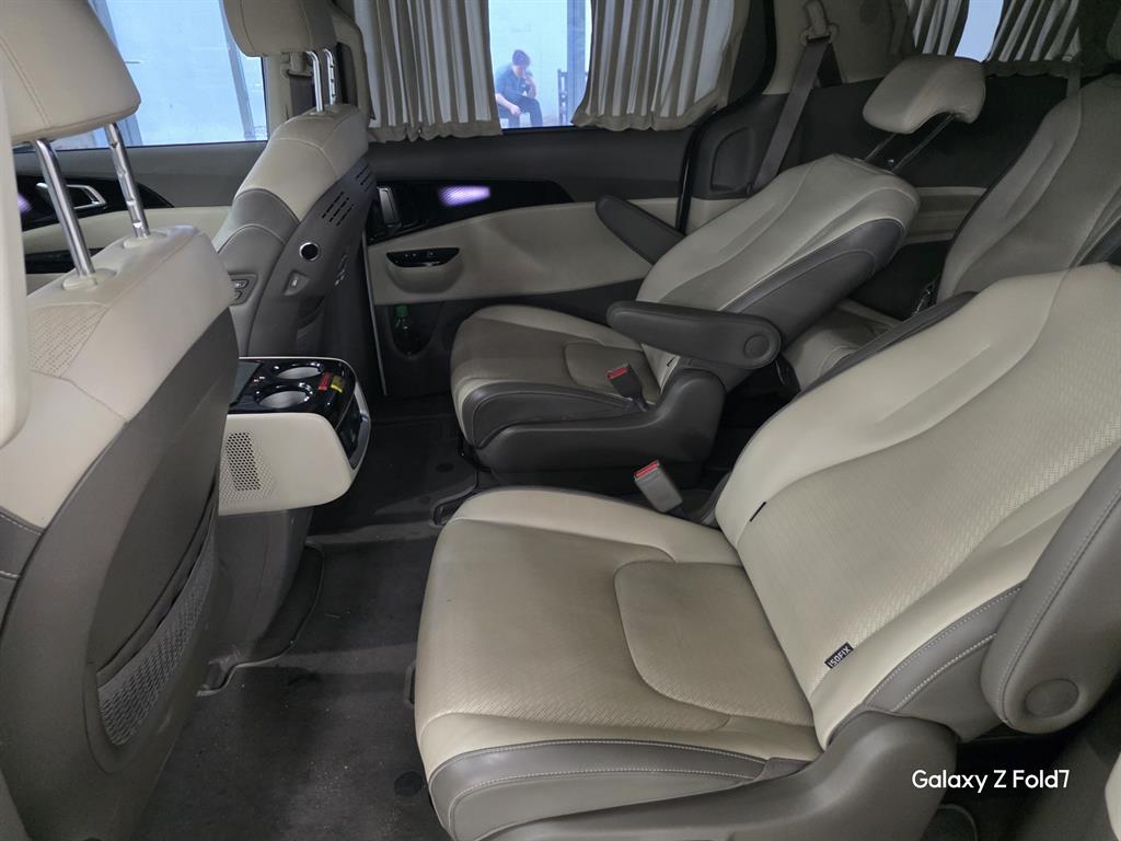 KIA Carnival - Vista 6